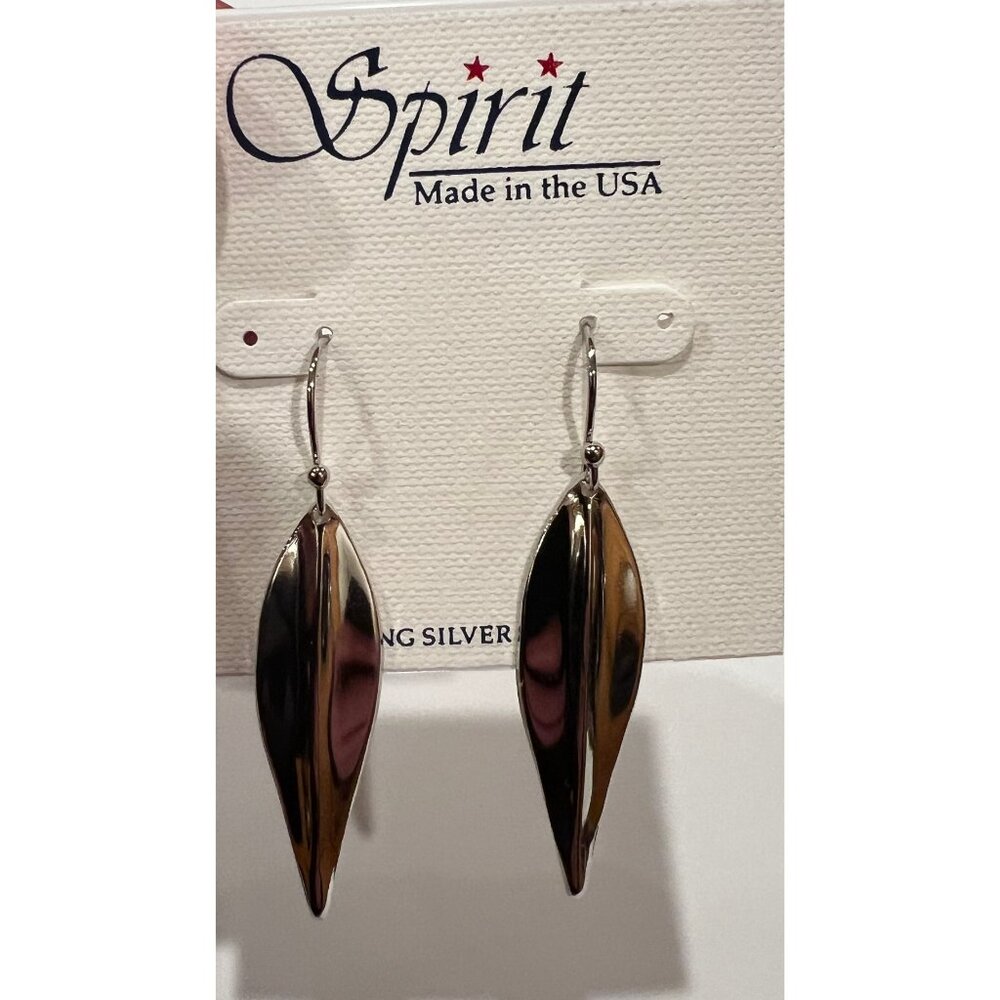 Modern Leaf Drop Earrings – Unique & Lightweight